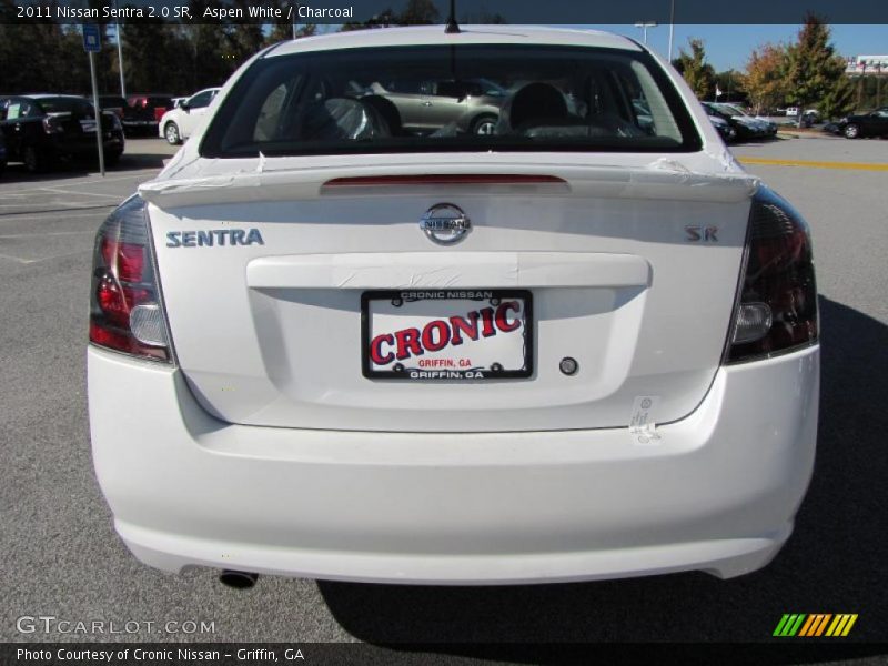 Aspen White / Charcoal 2011 Nissan Sentra 2.0 SR