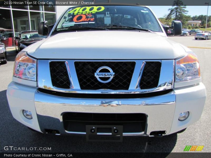 Blizzard White / Charcoal 2010 Nissan Titan SE Crew Cab