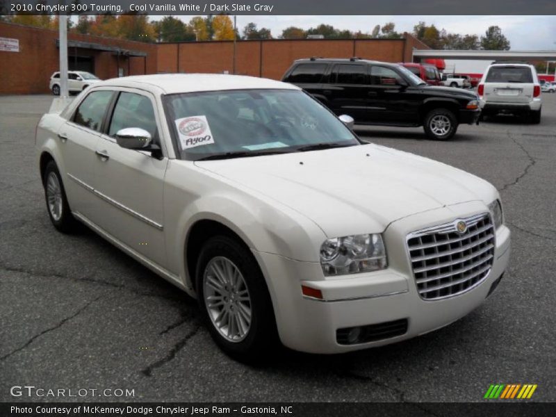 Cool Vanilla White / Dark Slate Gray 2010 Chrysler 300 Touring