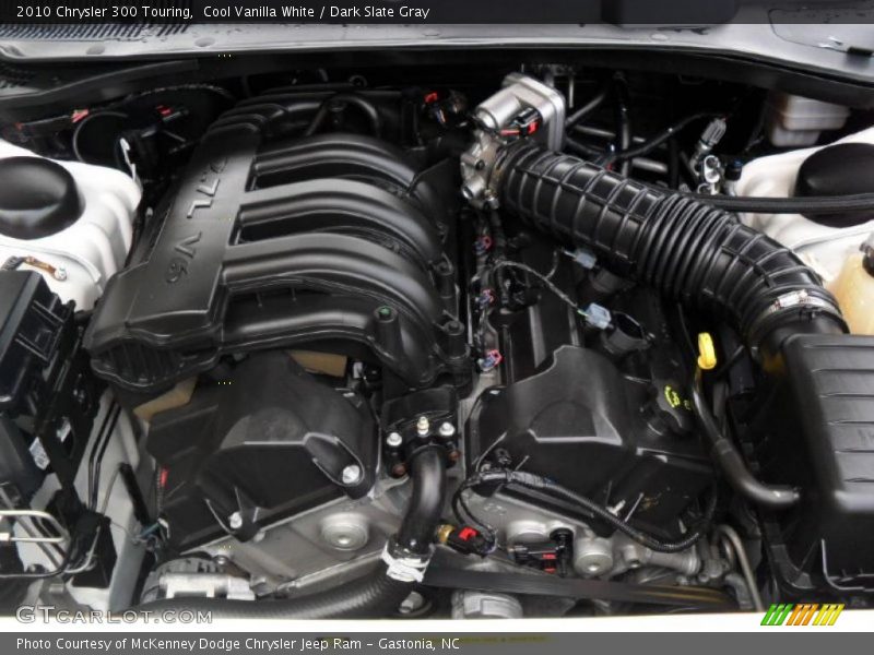Cool Vanilla White / Dark Slate Gray 2010 Chrysler 300 Touring