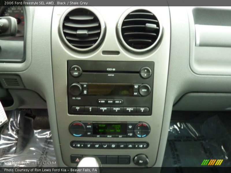 Controls of 2006 Freestyle SEL AWD