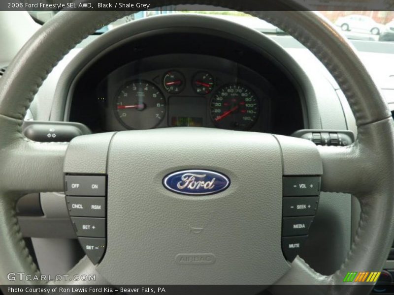  2006 Freestyle SEL AWD Steering Wheel