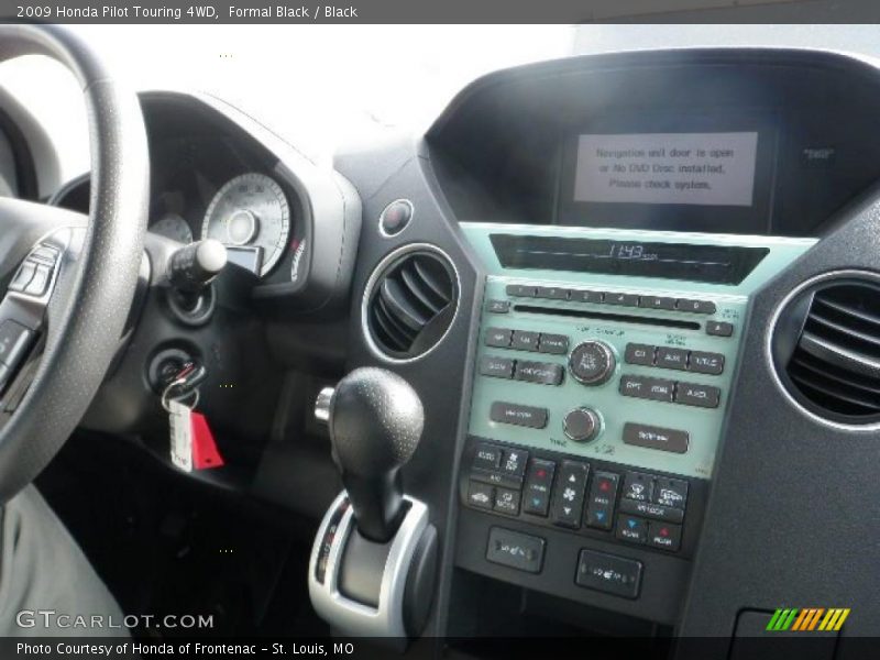 Formal Black / Black 2009 Honda Pilot Touring 4WD