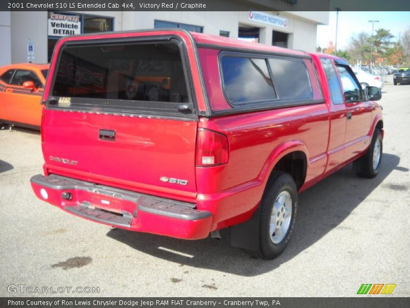 Victory Red / Graphite 2001 Chevrolet S10 LS Extended Cab 4x4