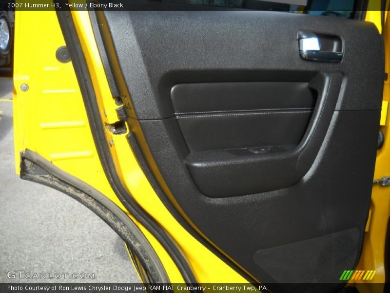 Yellow / Ebony Black 2007 Hummer H3