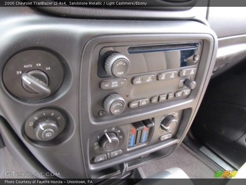 Sandstone Metallic / Light Cashmere/Ebony 2006 Chevrolet TrailBlazer LS 4x4