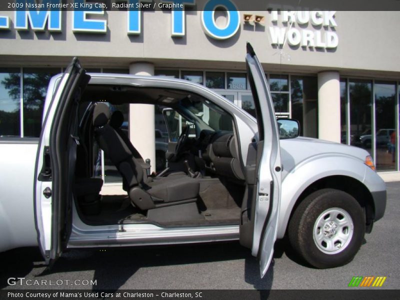 Radiant Silver / Graphite 2009 Nissan Frontier XE King Cab