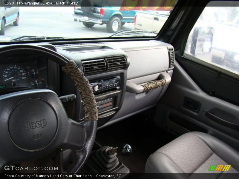 Black / Gray 1998 Jeep Wrangler SE 4x4