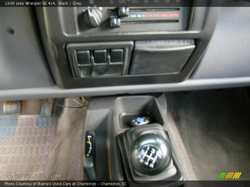 Black / Gray 1998 Jeep Wrangler SE 4x4