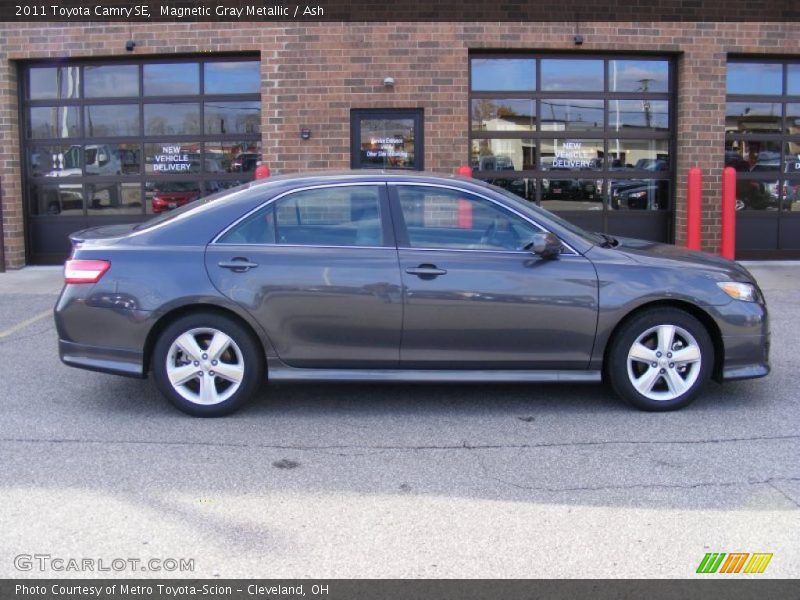 Magnetic Gray Metallic / Ash 2011 Toyota Camry SE