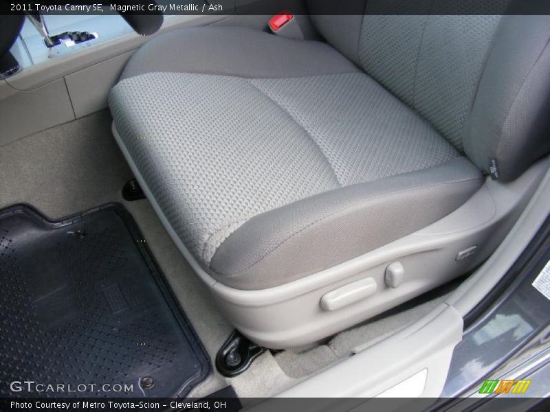 Magnetic Gray Metallic / Ash 2011 Toyota Camry SE