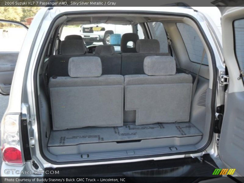  2006 XL7 7 Passenger AWD Trunk