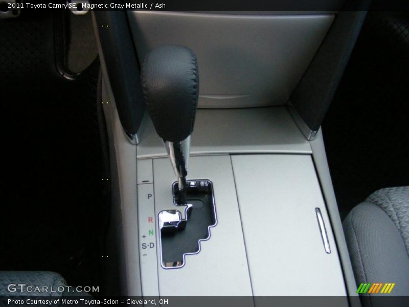 Magnetic Gray Metallic / Ash 2011 Toyota Camry SE