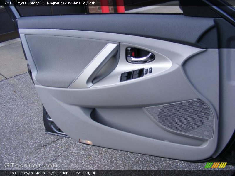 Magnetic Gray Metallic / Ash 2011 Toyota Camry SE