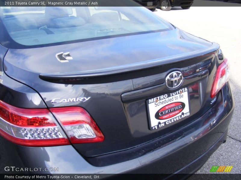 Magnetic Gray Metallic / Ash 2011 Toyota Camry SE