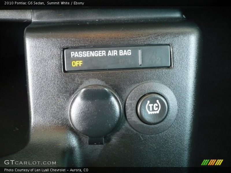 Summit White / Ebony 2010 Pontiac G6 Sedan