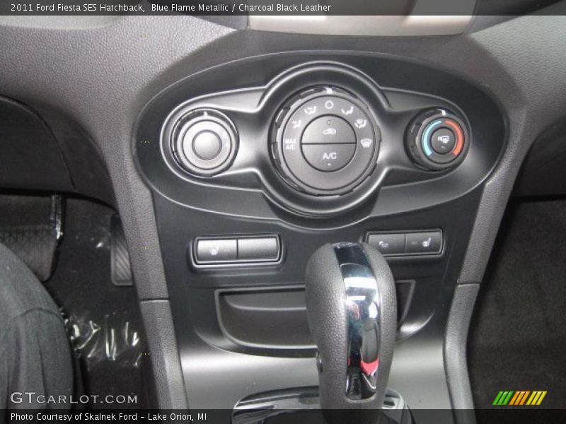 Controls of 2011 Fiesta SES Hatchback