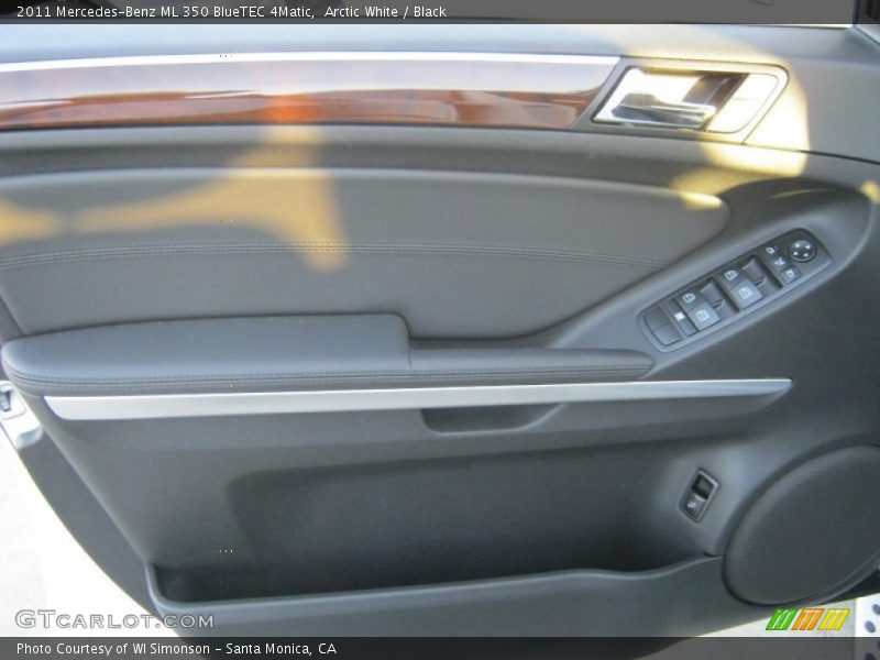 Arctic White / Black 2011 Mercedes-Benz ML 350 BlueTEC 4Matic