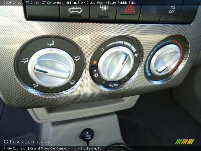 Controls of 2006 PT Cruiser GT Convertible
