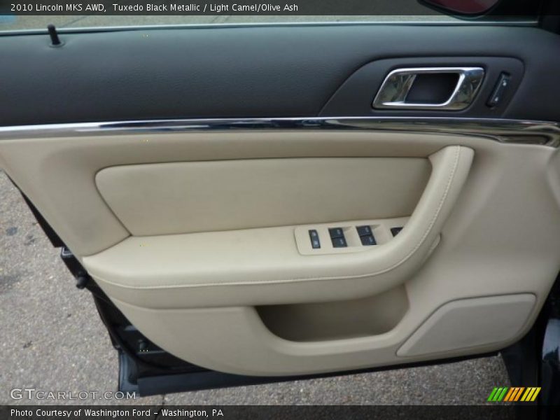 Door Panel of 2010 MKS AWD