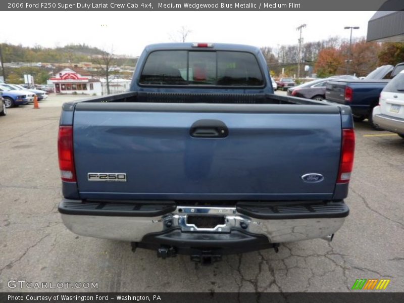 Medium Wedgewood Blue Metallic / Medium Flint 2006 Ford F250 Super Duty Lariat Crew Cab 4x4