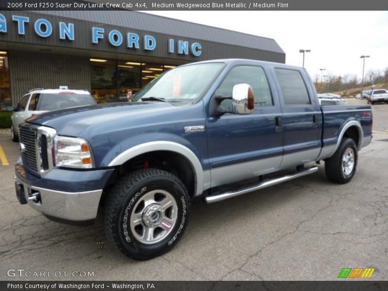 Front 3/4 View of 2006 F250 Super Duty Lariat Crew Cab 4x4