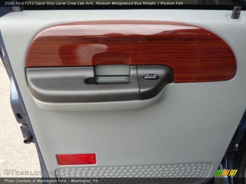 Door Panel of 2006 F250 Super Duty Lariat Crew Cab 4x4