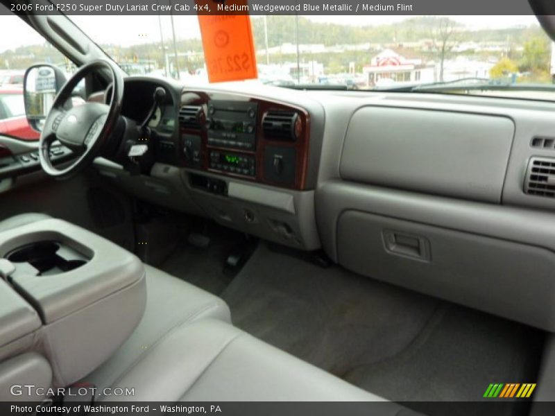 Dashboard of 2006 F250 Super Duty Lariat Crew Cab 4x4
