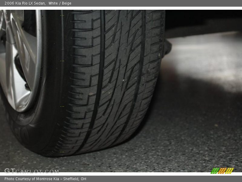 White / Beige 2006 Kia Rio LX Sedan