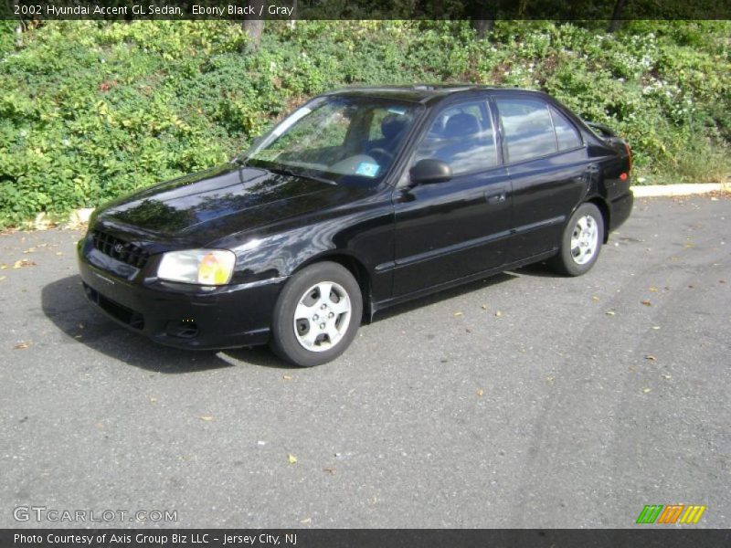 Front 3/4 View of 2002 Accent GL Sedan