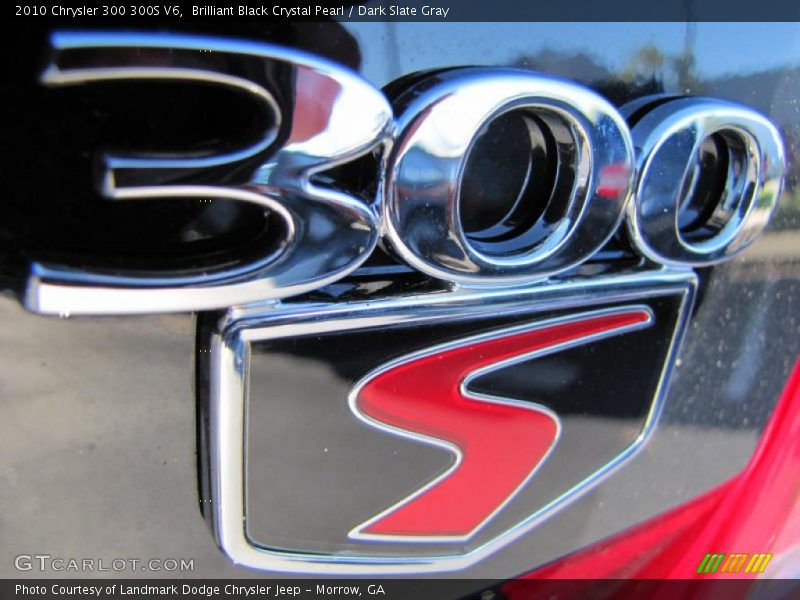  2010 300 300S V6 Logo