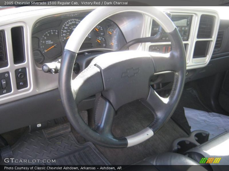 Victory Red / Dark Charcoal 2005 Chevrolet Silverado 1500 Regular Cab