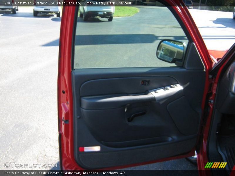 Victory Red / Dark Charcoal 2005 Chevrolet Silverado 1500 Regular Cab