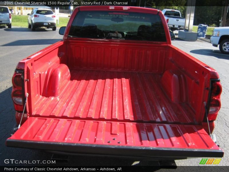 Victory Red / Dark Charcoal 2005 Chevrolet Silverado 1500 Regular Cab