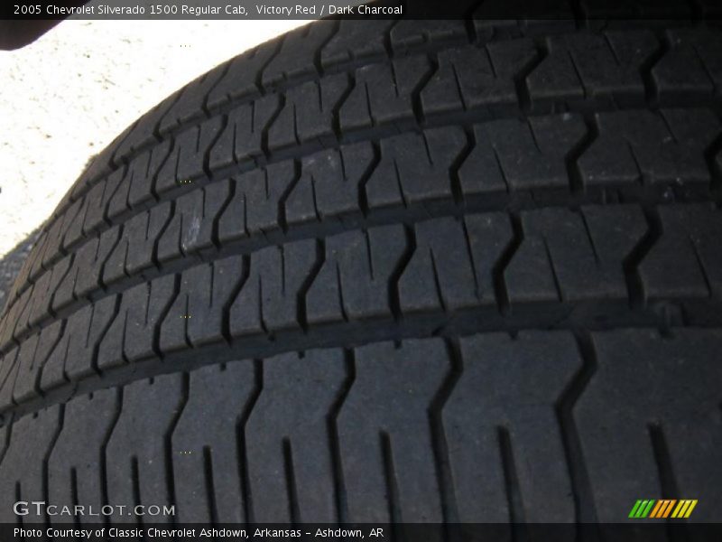 Victory Red / Dark Charcoal 2005 Chevrolet Silverado 1500 Regular Cab