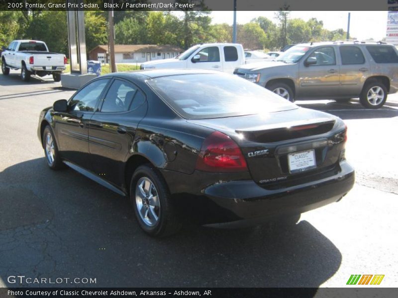 Black / Parchment/Dark Pewter 2005 Pontiac Grand Prix Sedan