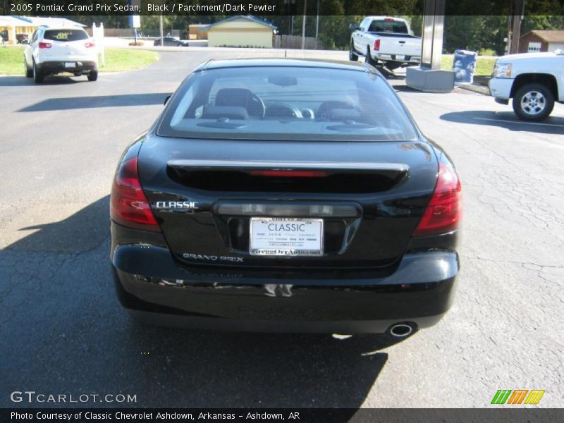 Black / Parchment/Dark Pewter 2005 Pontiac Grand Prix Sedan