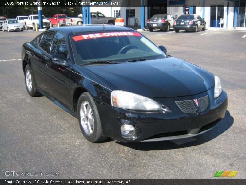 Black / Parchment/Dark Pewter 2005 Pontiac Grand Prix Sedan