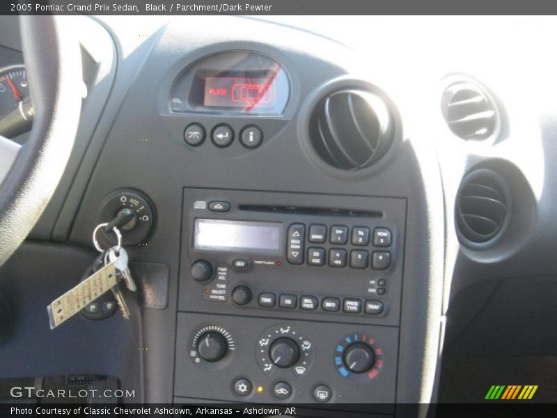 Black / Parchment/Dark Pewter 2005 Pontiac Grand Prix Sedan