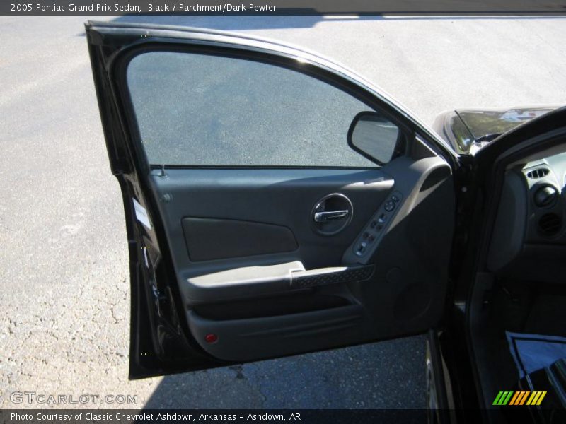 Black / Parchment/Dark Pewter 2005 Pontiac Grand Prix Sedan