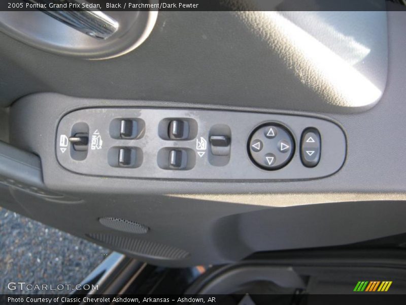 Black / Parchment/Dark Pewter 2005 Pontiac Grand Prix Sedan