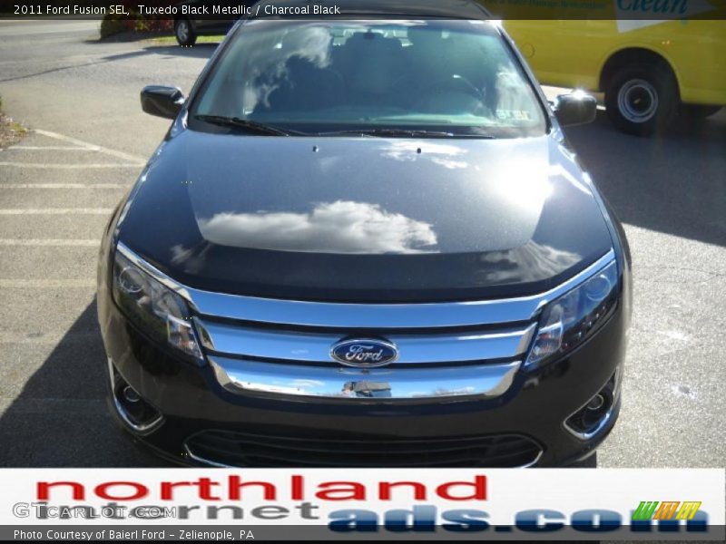 Tuxedo Black Metallic / Charcoal Black 2011 Ford Fusion SEL