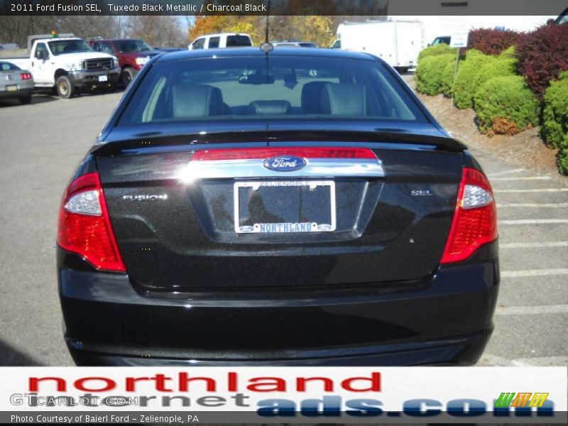 Tuxedo Black Metallic / Charcoal Black 2011 Ford Fusion SEL