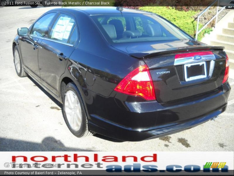 Tuxedo Black Metallic / Charcoal Black 2011 Ford Fusion SEL