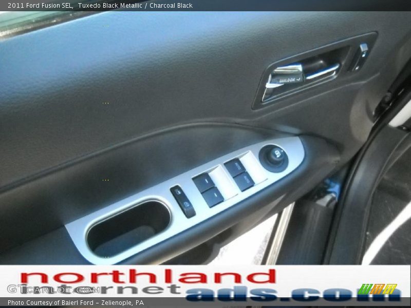 Tuxedo Black Metallic / Charcoal Black 2011 Ford Fusion SEL
