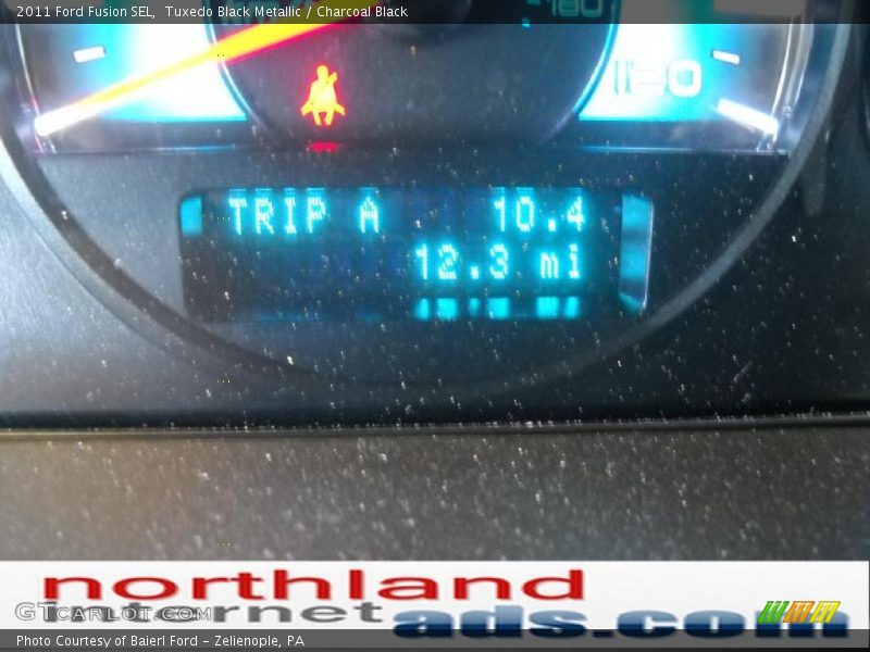 Tuxedo Black Metallic / Charcoal Black 2011 Ford Fusion SEL