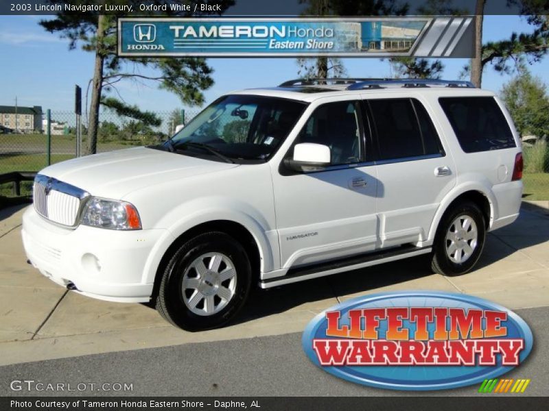 Oxford White / Black 2003 Lincoln Navigator Luxury