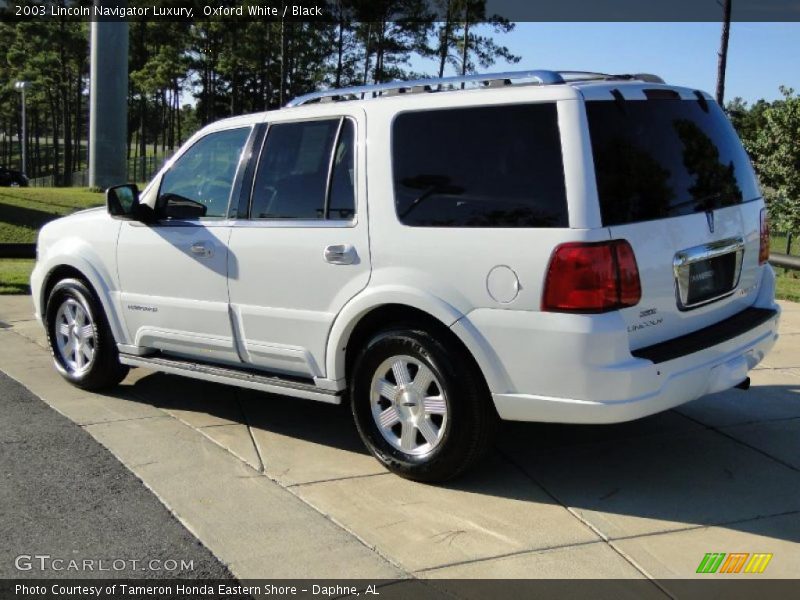 Oxford White / Black 2003 Lincoln Navigator Luxury