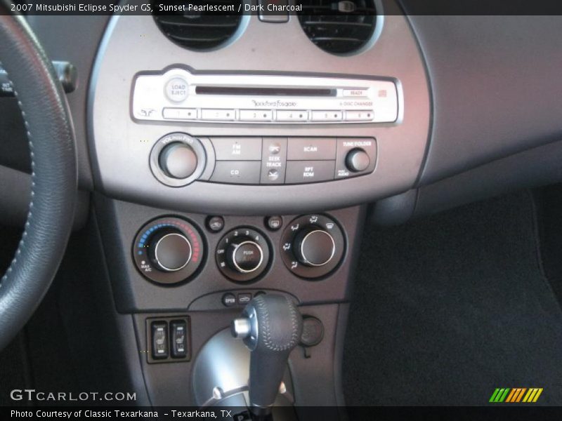 Controls of 2007 Eclipse Spyder GS