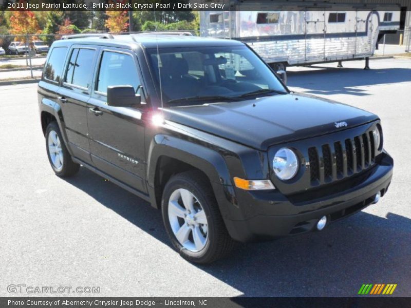 Front 3/4 View of 2011 Patriot Latitude